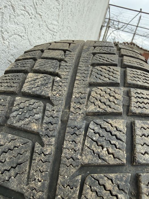 185 / 60 / 15 - GoodRide зимни 8мм дот 23год