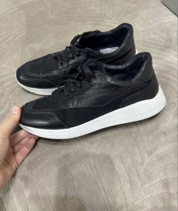 Кроссовки женские кожаные