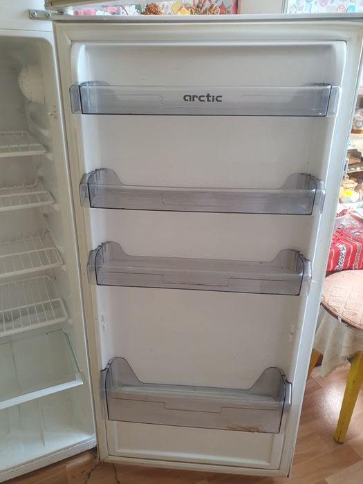 Frigider Arctic / detalii in Foto