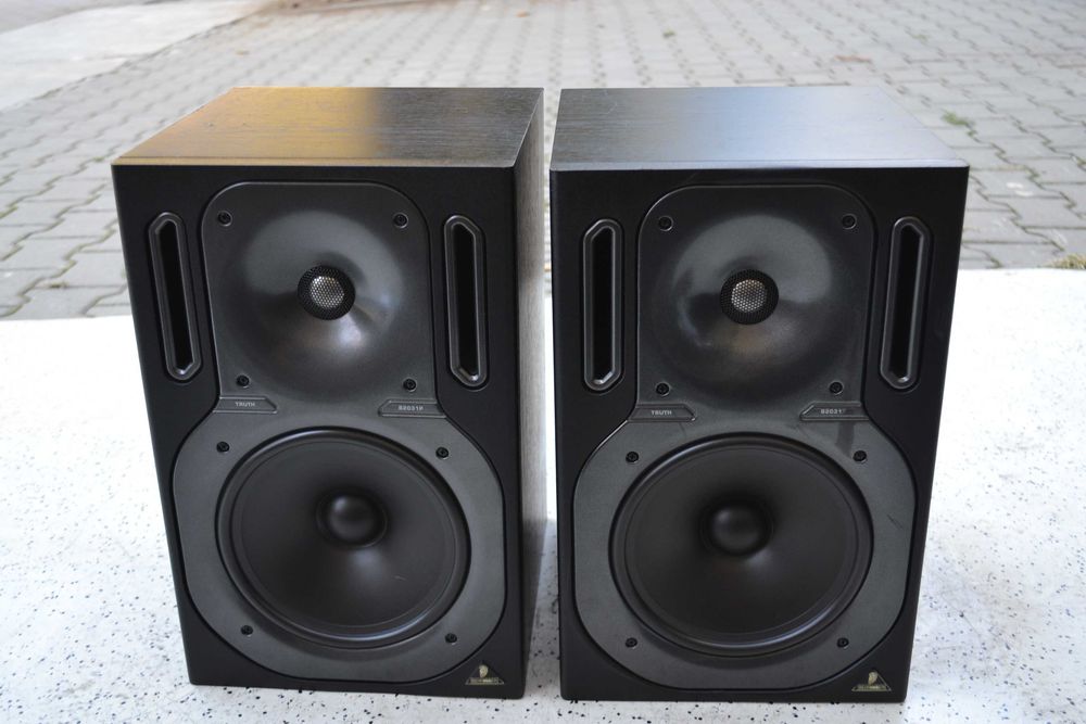 Boxe Behringer model B 2031 P