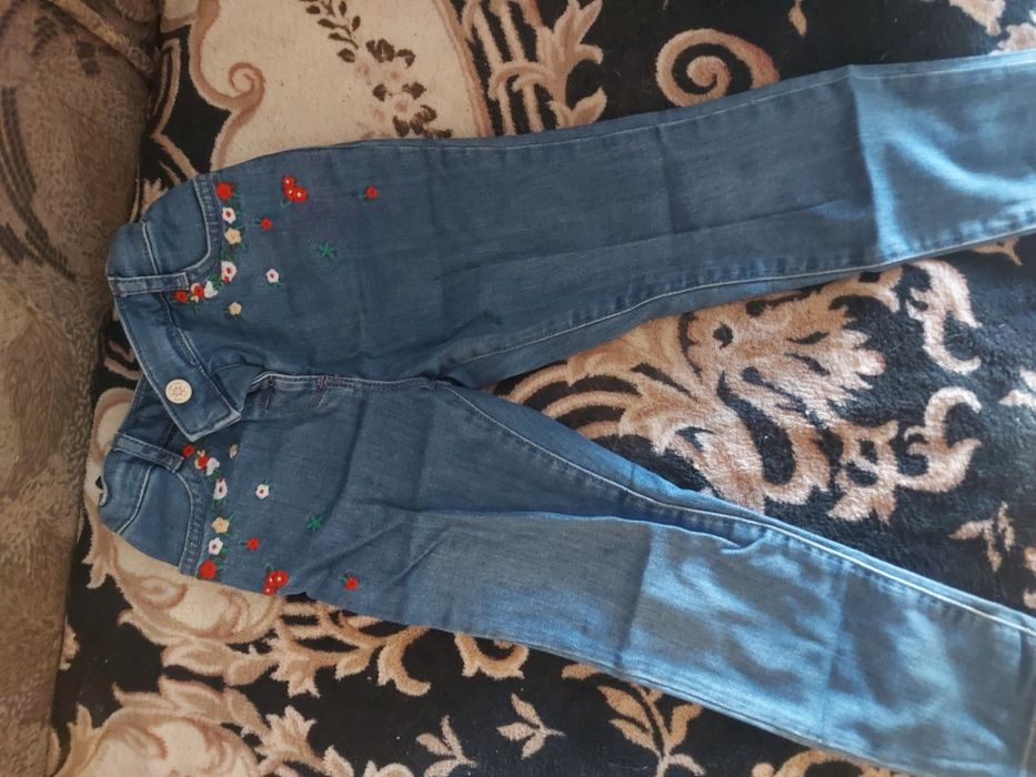 Джинсы на девочку 5-6 лет