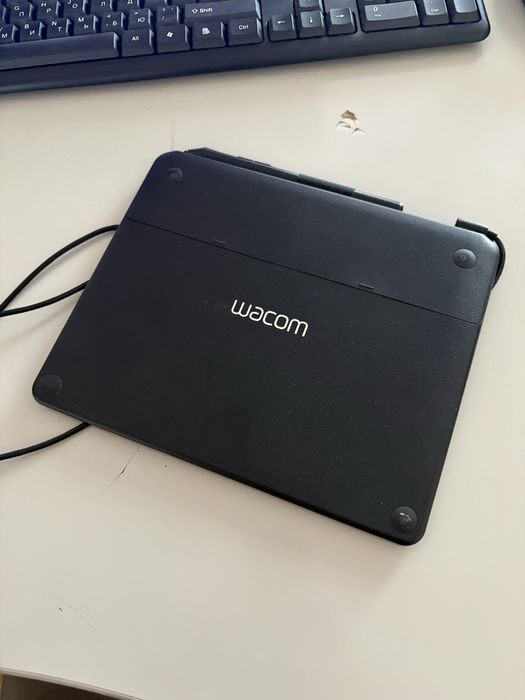 Графический планшет Wacom Intuos CTH-490 (Small)