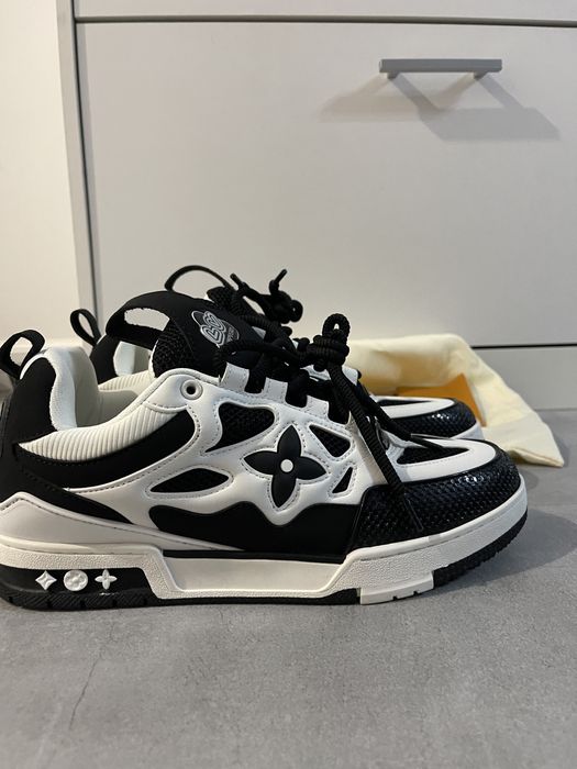 Louis Vuitton black&white
