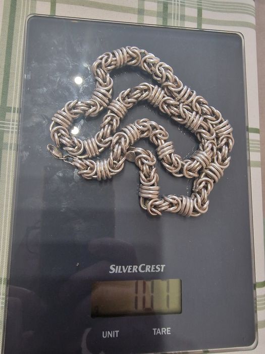 Продавам сребърен ланец кралска плетка