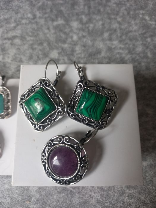 Продаются серьги. Новые. Вставка бирюза, малахит,сплав аметиста.За все