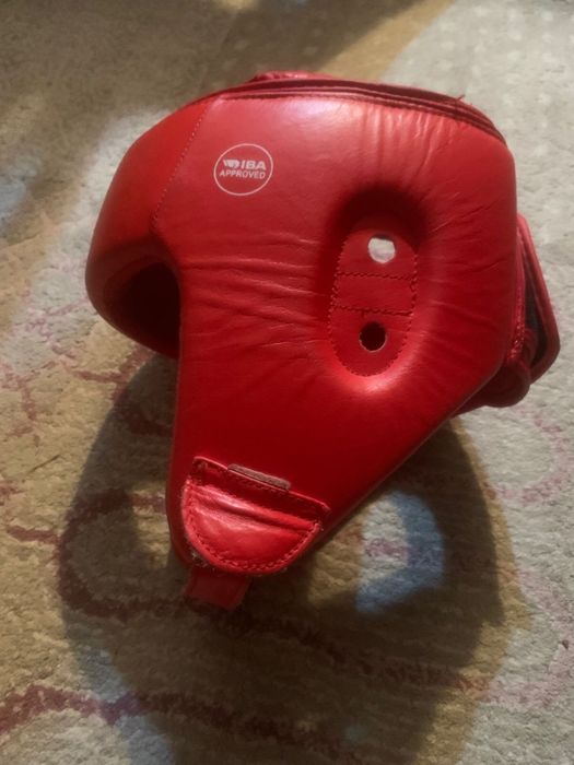 Шлем боксерский в отличном состоянии