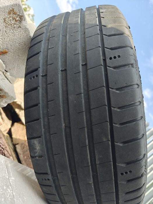 Anvelope iarna  Continental 240 45  r18 XL (225