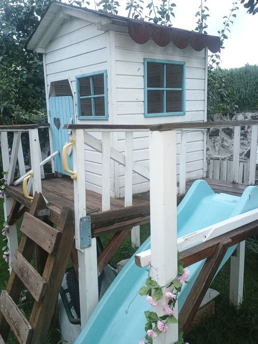 Căsuța de gradina pentru copii