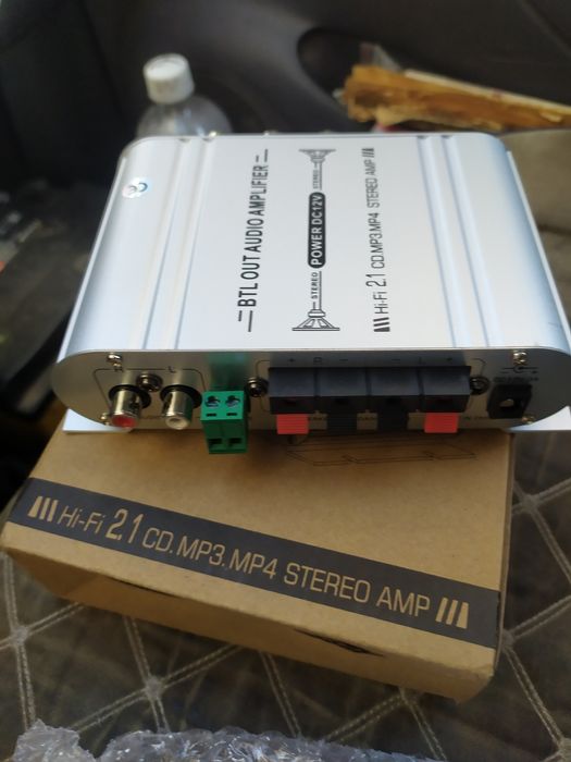 Продам усилитель для автомобиля.