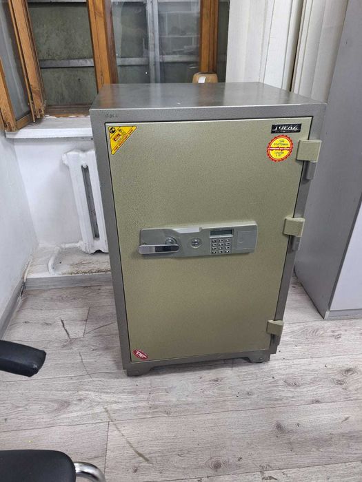 Сейф, Сейф, Сейф