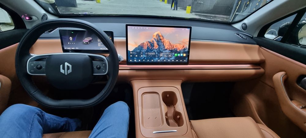 Leapmotor c16 gibrit full 2025-yil bez probeg yangi