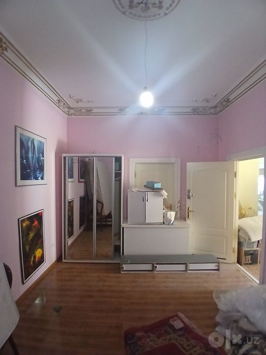 Продаётся  дом. Метро Б.И.Й.