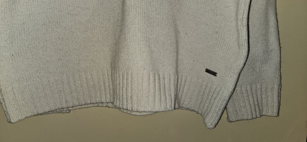 Бежов пуловер, L размер