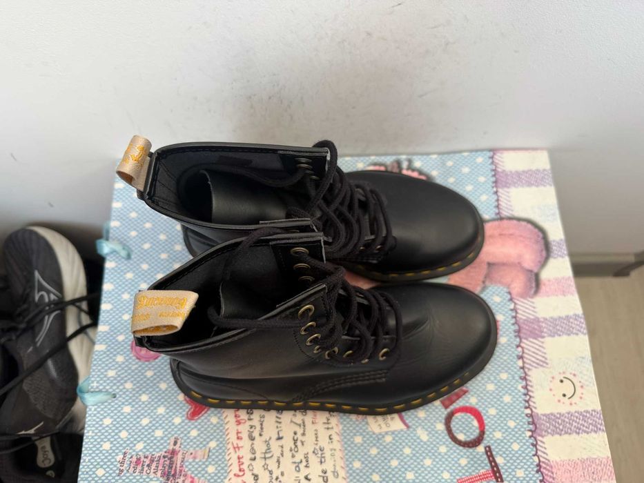 Dr Martens 14045 Black Vegan Leather Black''оригинални боти 38 номер