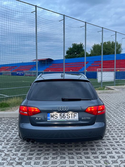 Vând Audi A4 b8
