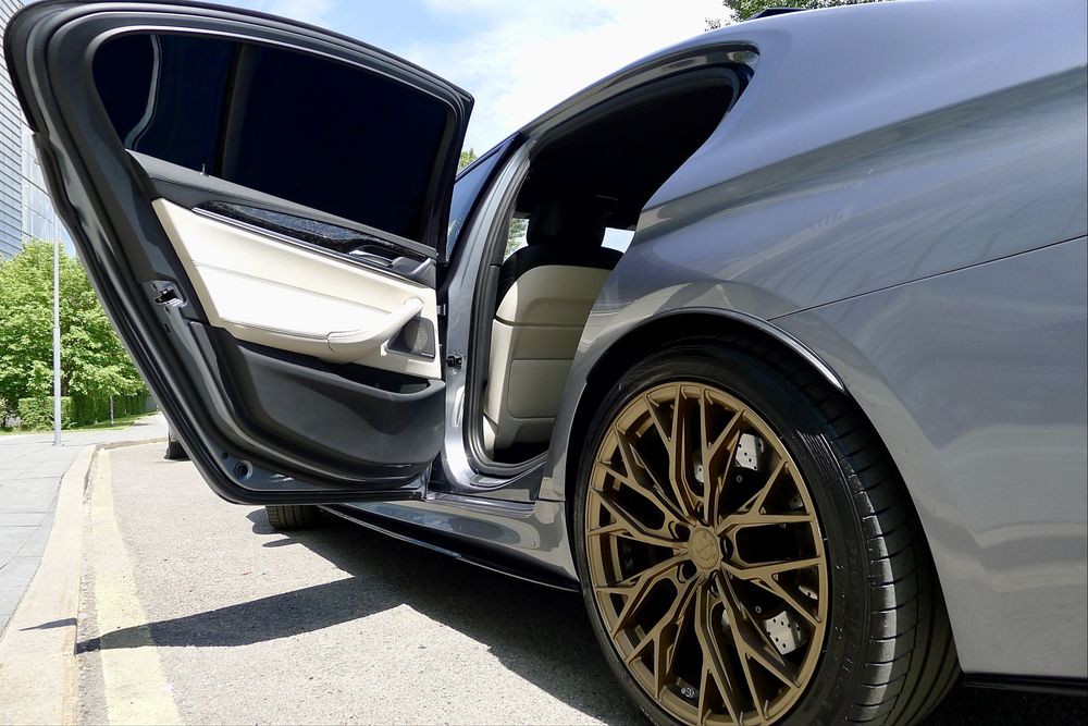 BMW-M5 CS 1000-1 в мире