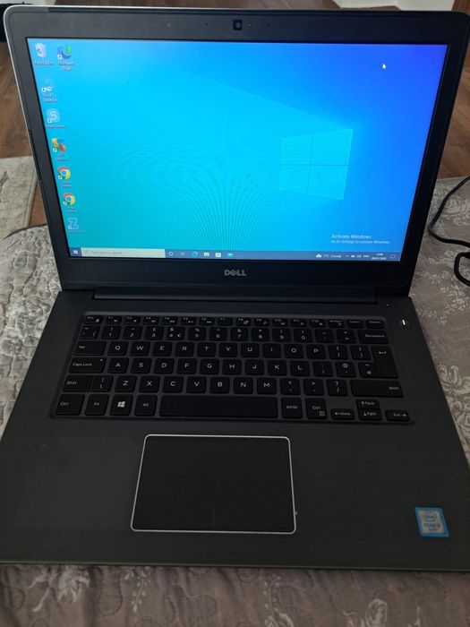 Vând laptop dell