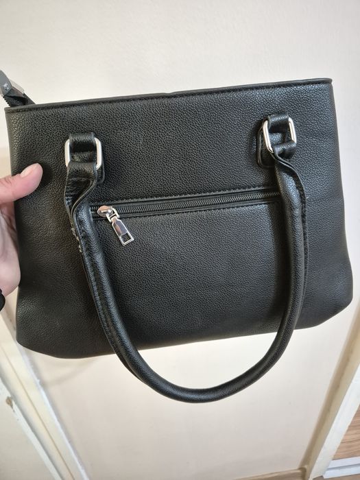 Дамска кожена чанта с две отделения! Състояние ново