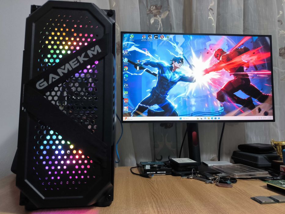 PC Unitate GAMING i7 7700 4.20Ghz/RX570 8GB GDDR5/16GB DDR4/SSD GTA V