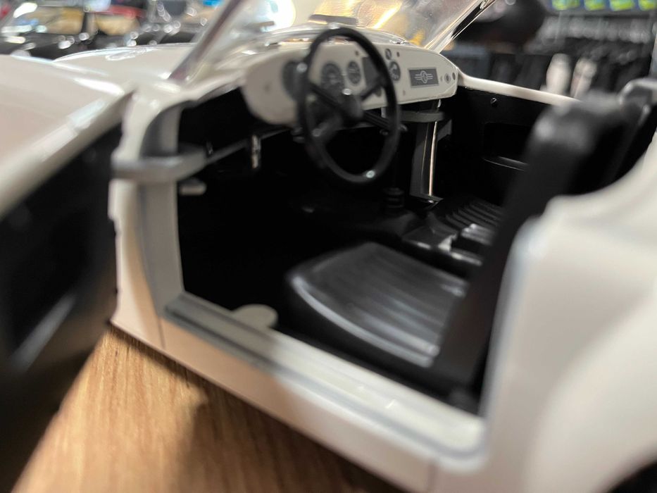 Mетална колекционерска количка POLISTIL MG A TWIN CAM 1:18 NEW