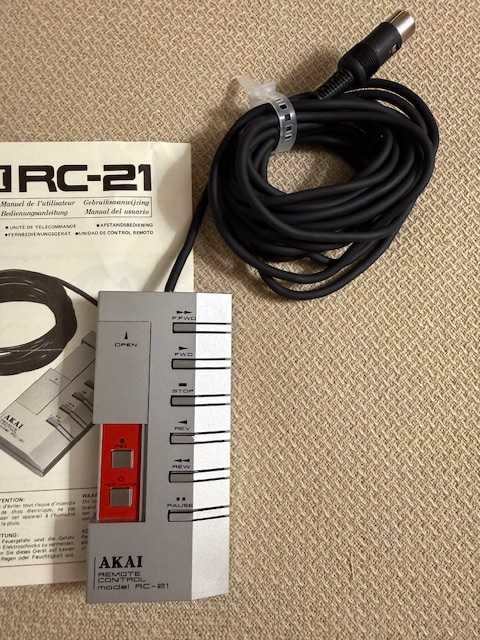 AKAI RC-21, telecomanda cu fir