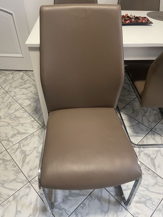 Scaune bucatarie 4 bucati 300 lei