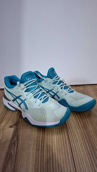 Нови маратонки Asics