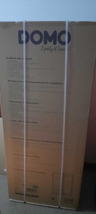 Frigider retro roz DOMO (Belgia) SIGILAT - 1600 lei (inaltime 144 cm, capacitate 218 litri, 4 rafturi, 4 compartimente usa, silențios (pret emag 2444)