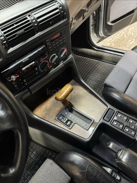 Пионер AVH-Z725BT