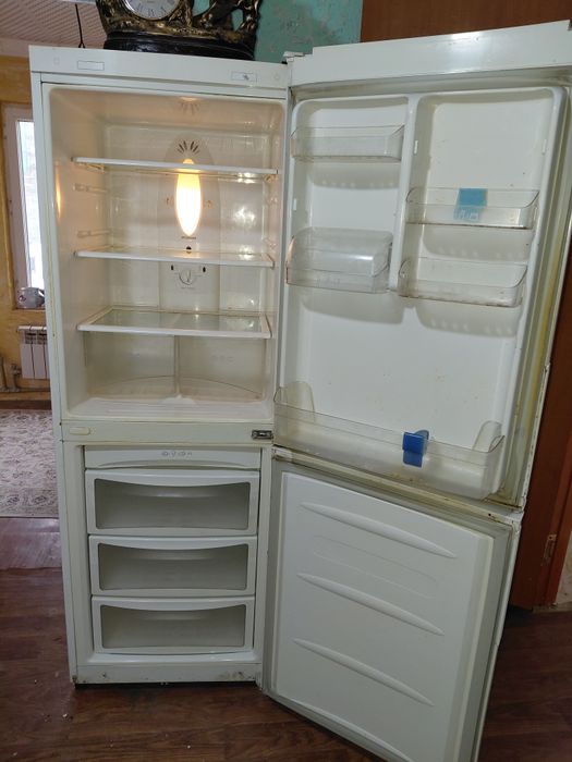 Холодилниктер сатылады 3 шт бар