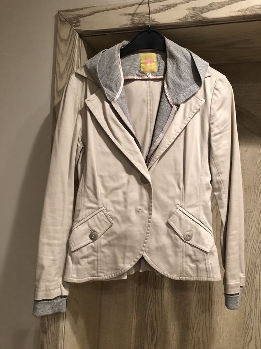 Дамски дрехи, якета