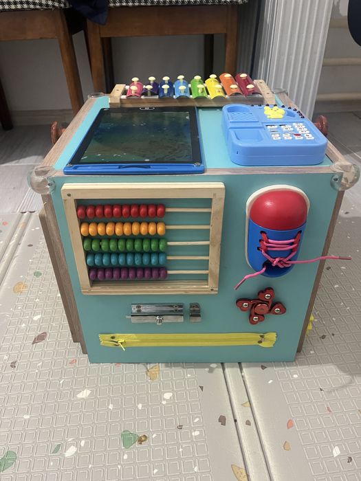 Бизиборд, развивающий