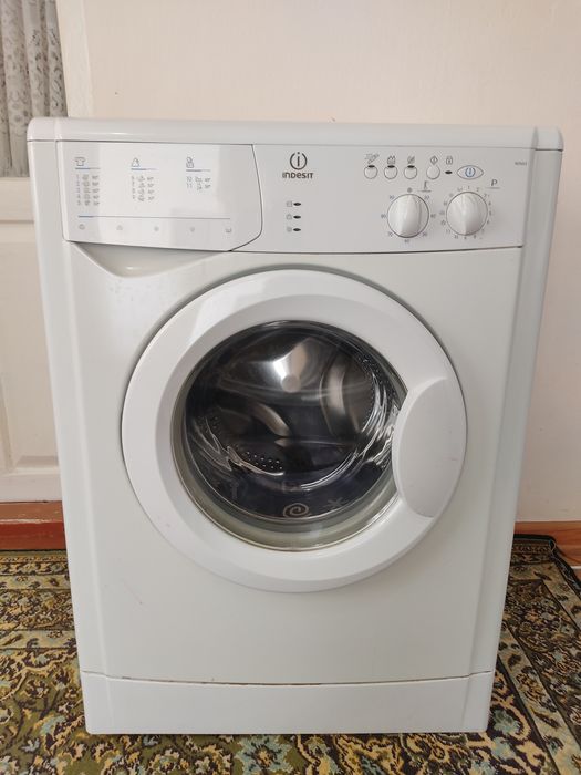 Стиральная машина Indesit Win82
