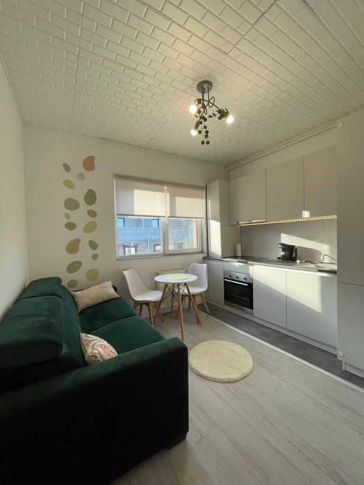 PF, Inchiriez apartament CENTRAL, 2 camere, SPATIOS, LUMINOS, recent renovat cu designer