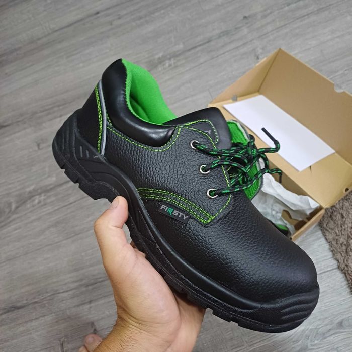 Защитни работни обувки FIRSTY
