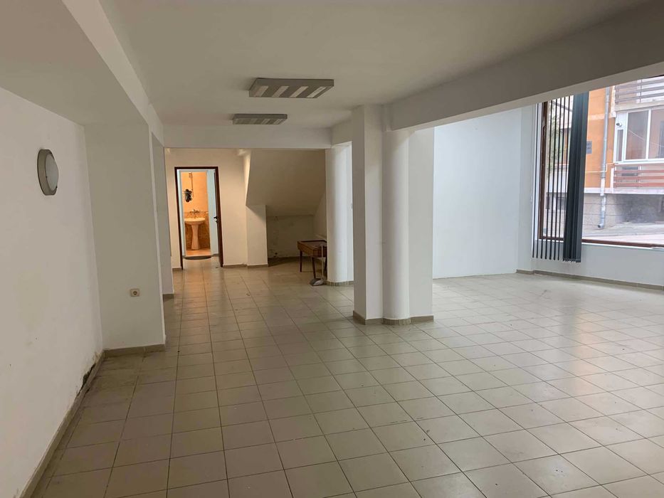 Дава се под наем Магазин в Велико Търново, Център - 109 кв.м за 150000 € - Снимка #8