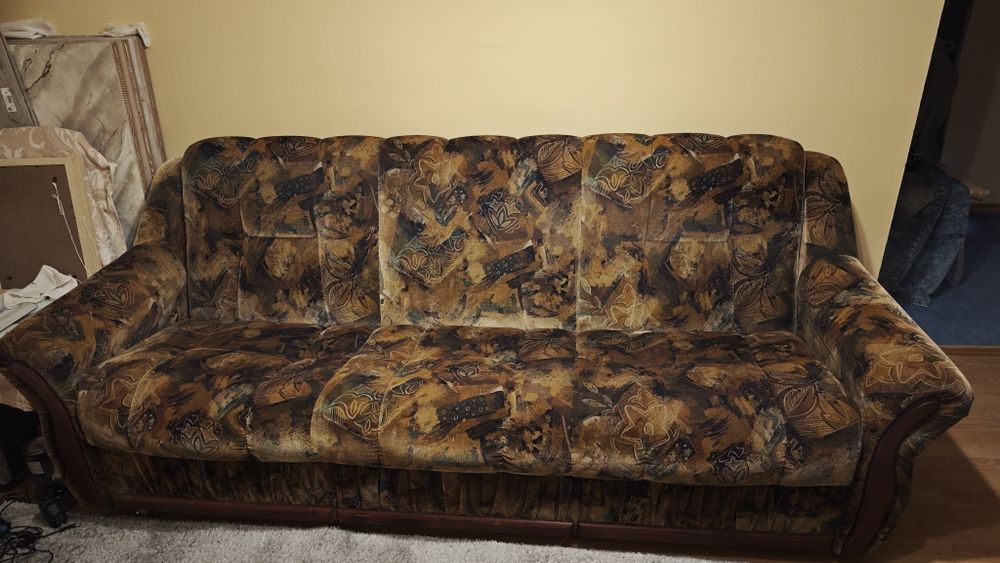 Canapea extensibilă 3 locuri – 230 cm , state bună.