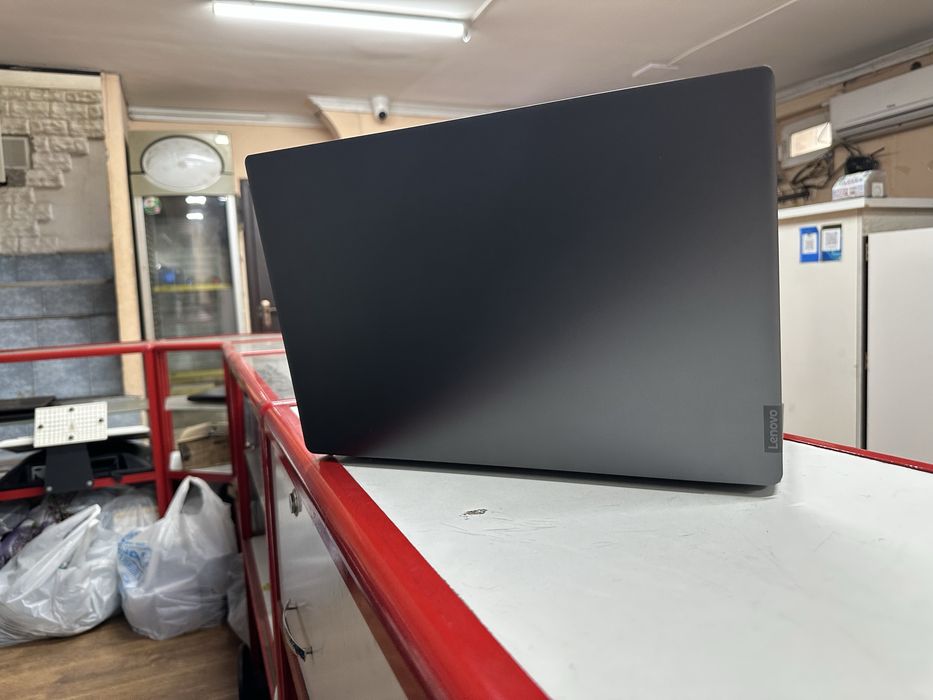 Lenovo ideapad-3 330S