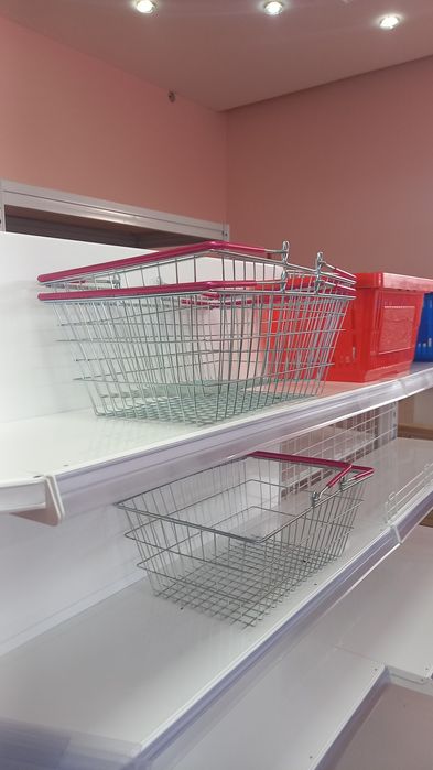 Торговое стеллаж полка витрины