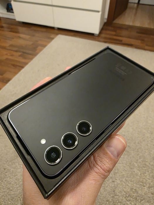 Samsung S23, 256GB garanție până în 2027