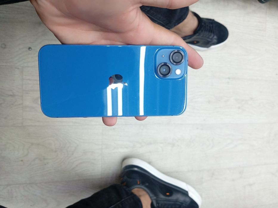 Продам срочно iPhone 13