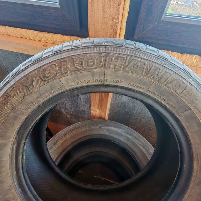 Продам шины б/у r17