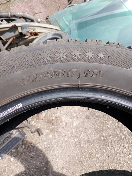 Зимни гуми 215/55/17 LASSA