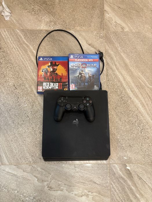 Продавам Playstation 4 Slim