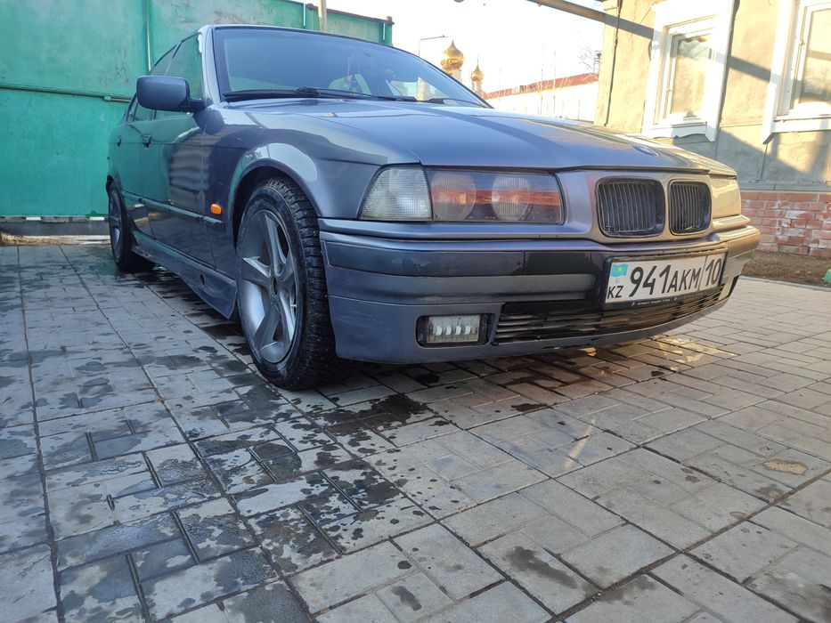 Продам живую БМВ Е36