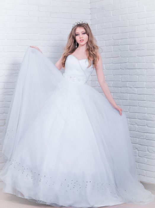 Срочно продаю свадебные платья Б/у не дорого