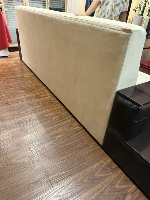 Диван сотилади . Продам деван