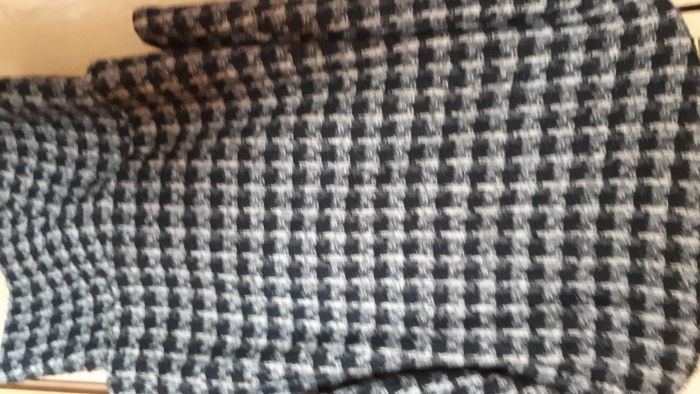 Дамски костюм - вълнен