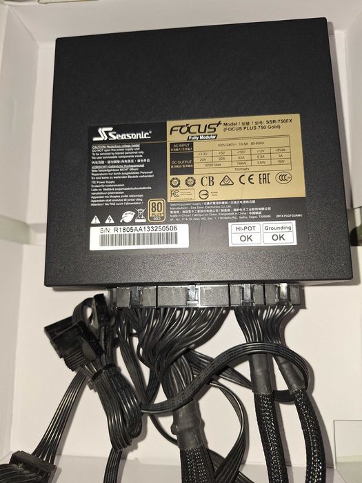 Placa de baza + Procesor + Memorie Ram + Sursa