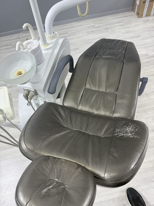 Стоматологическое кресло